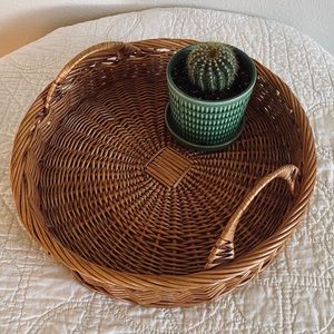 Coffee table basket with handles
